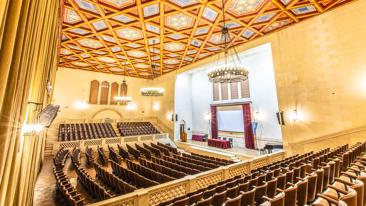 En un hecho histórico, la Cámara de Diputados sesiona este jueves en el Paraninfo de la UNL, un lugar amplio que permitirá la distancia adecuada entre los presentes.