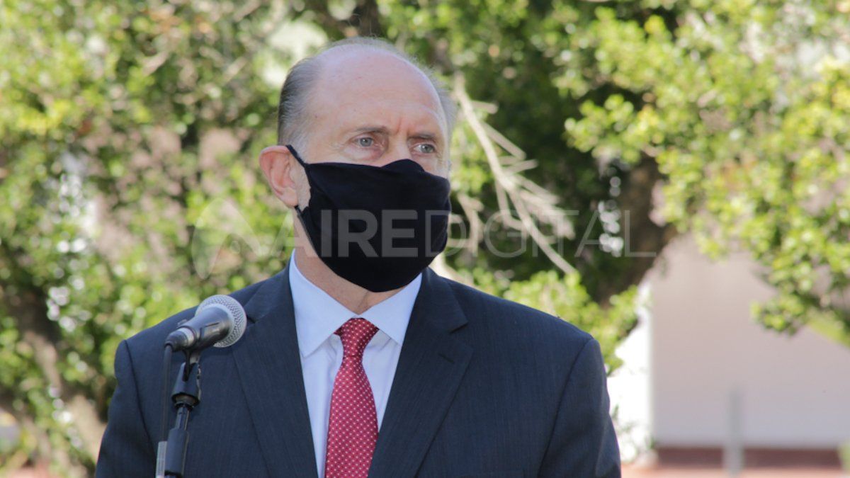 El gobernador llamó a mantener las medidas de prevención del coronavirus y a que los santafesinos sean cuidadosos para no tener que volver atrás en la cuarentena. 