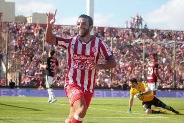 Lucas Gamba celebra el único gol del encuentro en aquella jornada, de la que hoy se cumple un lustro.