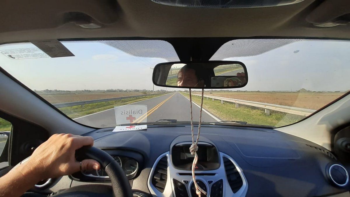 Desde el primer día de la cuarentena, los pacientes que requieren diálisis pueden circular por rutas y ciudades.