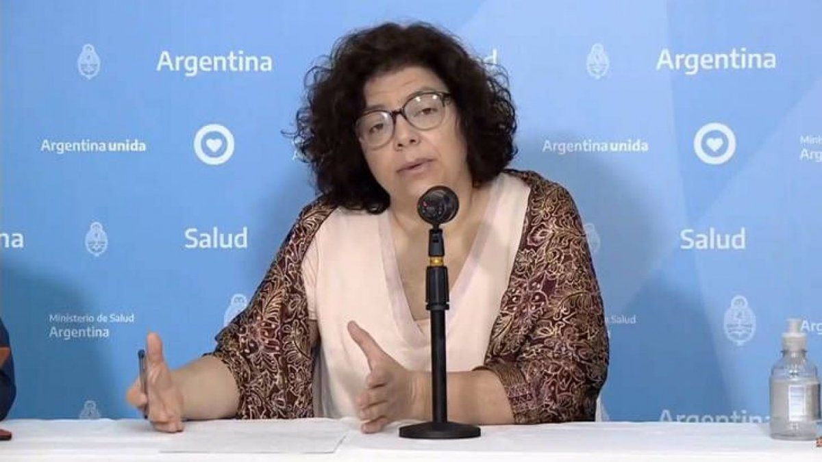 La secretaria de Acceso a la Salud, Carla Vizzotti, en un reporte diario de coronavirus en Argentina.