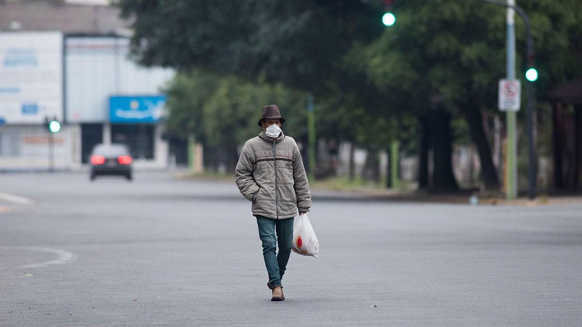 Las calles de Tucumán mostraron poco movimiento durante el domingo.
