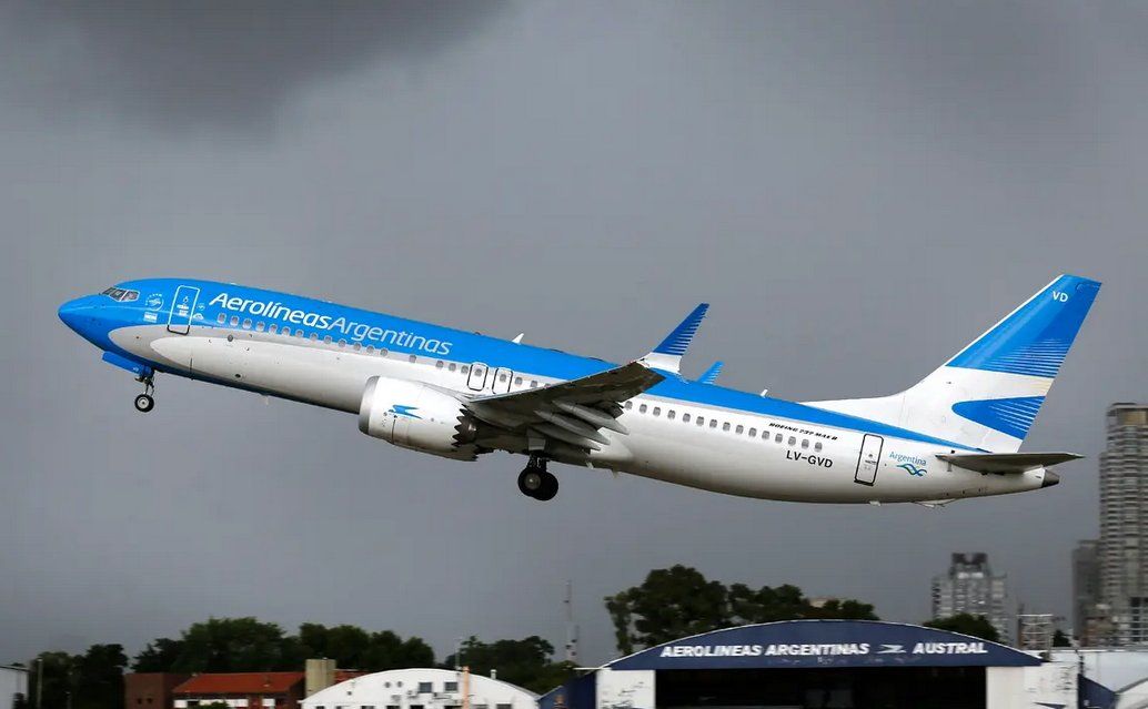 Jorge Polanco fue comandante de Aerolíneas Argentinas y contó cómo fue que un Ovni se le posó en la puntera del ala del avión.