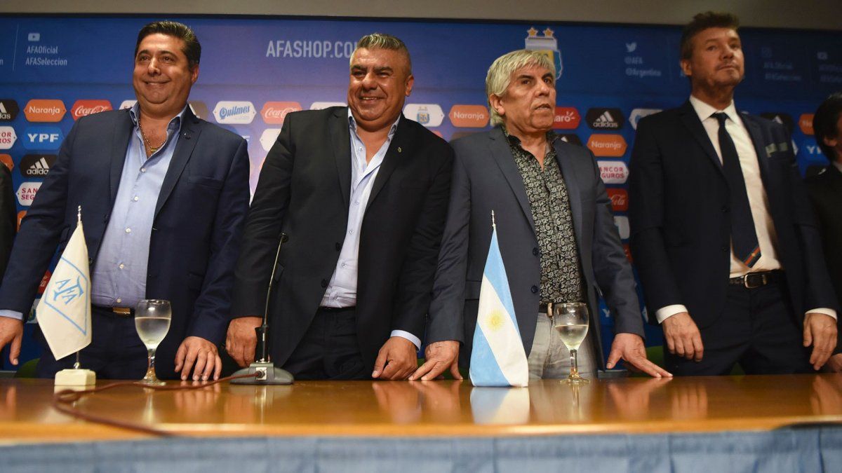 Así era el panorama de AFA hace poco tiempo. Daniel Angelici formaba parte de la