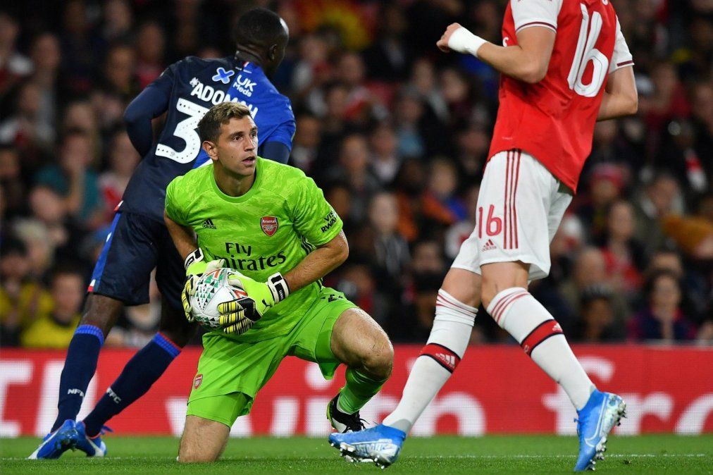 Emiliano Martínez surgió de Independiente, se marchó muy joven al Arsenal, donde es suplente del alemán Bernd Leno.
