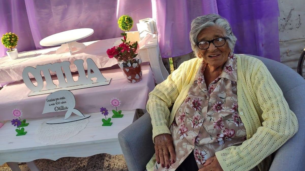 Otilia cumplió 100 años el pasado 16 de marzo. Foto: Facebook HIJOS Santa Fe