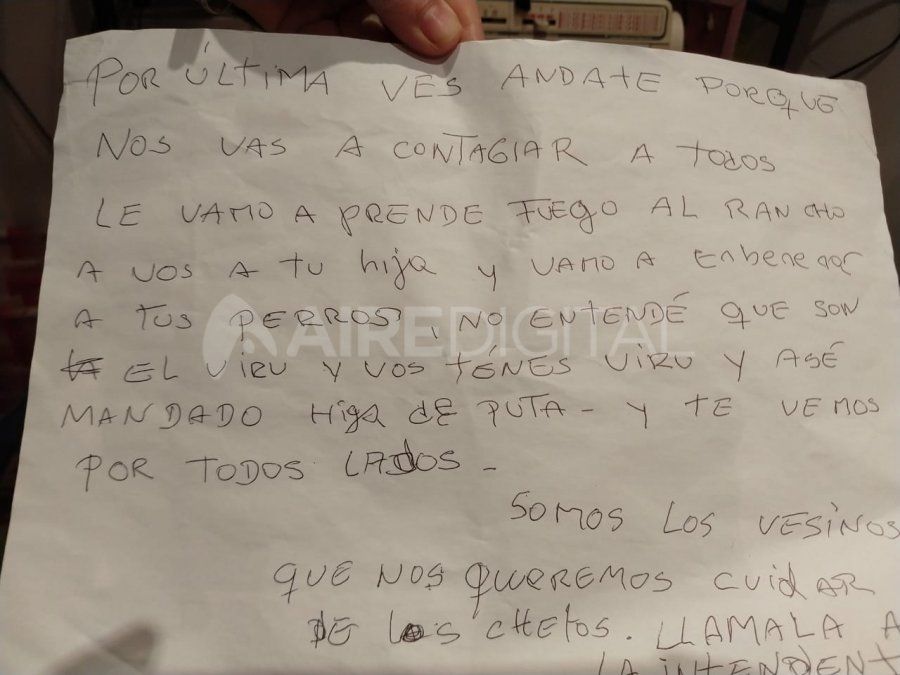 Es la cuarta denuncia que recibe Mari en la puerta de su casa.