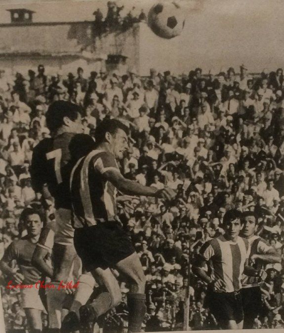 Imagen del orimero de los 55 clásicos en Primera División. Foto: Archivo Luciano Chein.