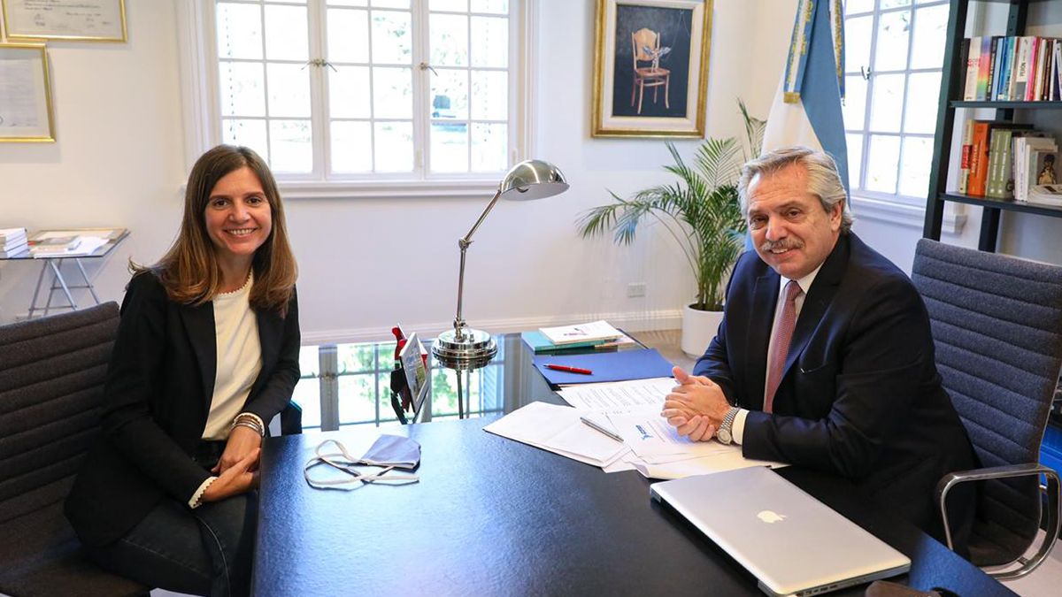 María Fernanda Raverta, titular de la Ansés, junto al presidente Alberto Fernández.