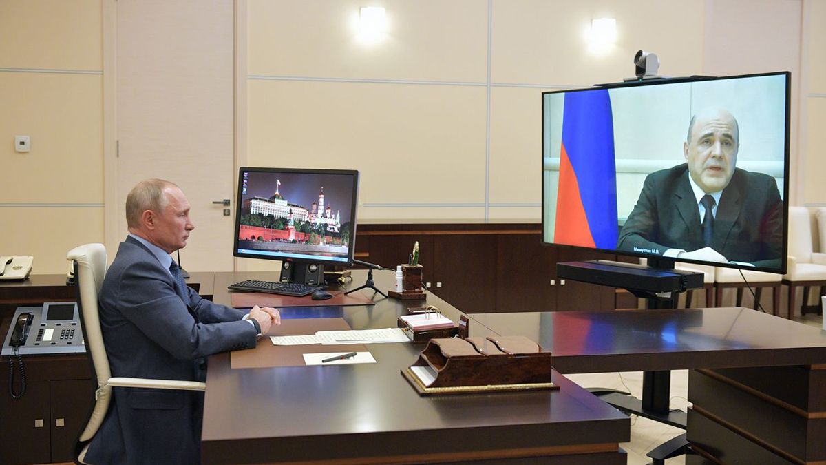 El primer ministro de Rusia le informa a Putin que tiene coronavirus.