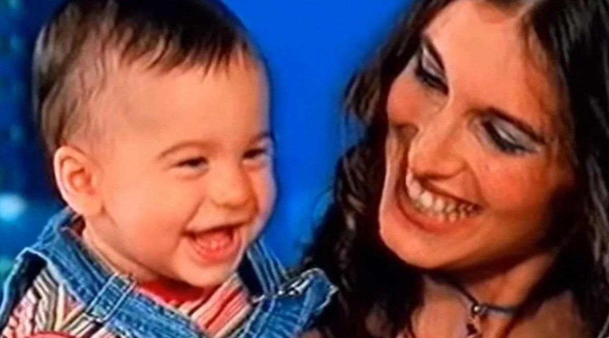 El día que Romina Yan presentó a su hijo Franco en el programa de Susana Giménez. La actriz había dejado su protagónico en Chiquititas para casarse con Darío Giordano y formar una familia.