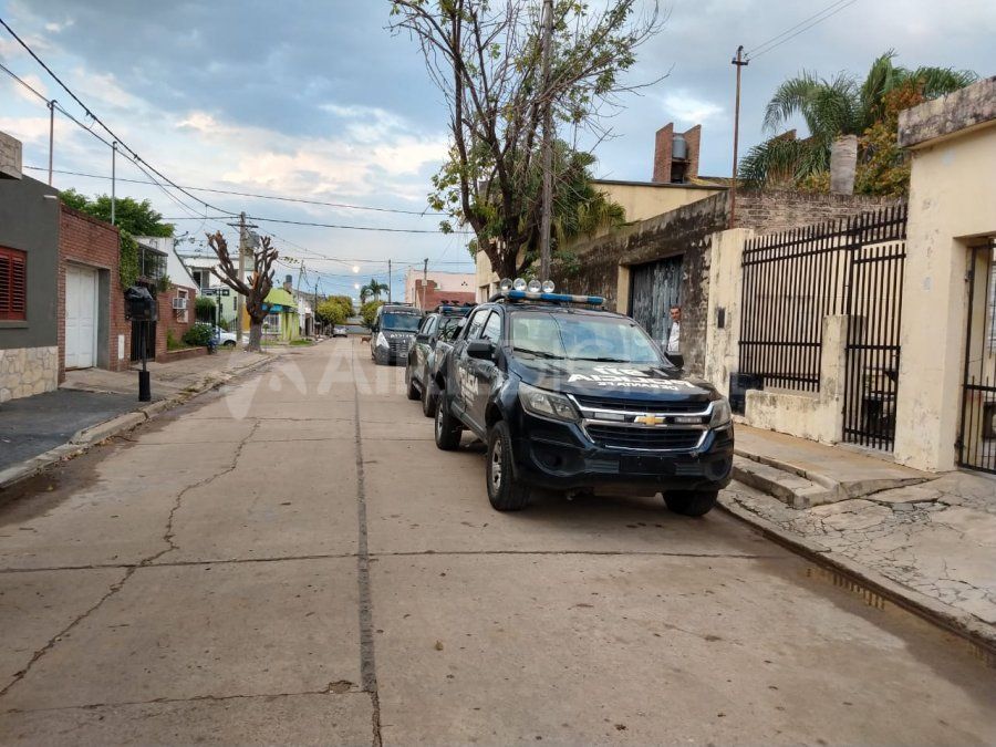 Dos personas fueron detenidas luego de una violenta entradera en Guadalupe Oeste.