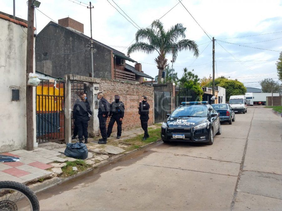 Dos personas fueron detenidas luego de una violenta entradera en Guadalupe Oeste.