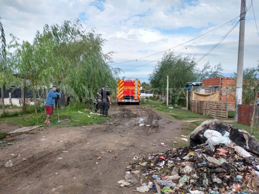 Una casa en la misma zona de donde ocurrió el homicidio fue quemada.