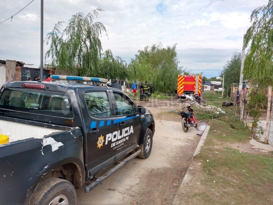 Una casa en la misma zona de donde ocurrió el homicidio fue quemada.