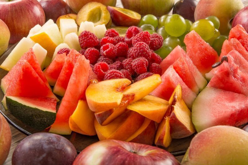 El azúcar natural de la fruta viene acompañada de nutrientes como vitaminas, minerales y fibra. (Foto: Getty Creative)