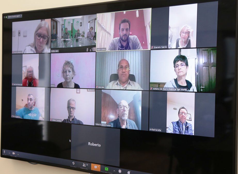Este martes, el intendente Emilio Jatón anunció que se conformará una mesa para analizar entre todos los actores involucrados en los distintos sectores económicos.