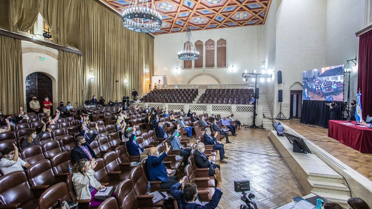 El Paraninfo de la Universidad Nacional del Litoral será nuevamente escenario para el trabajo legislativo de la Cámara de Diputados de la Provincia de Santa Fe.