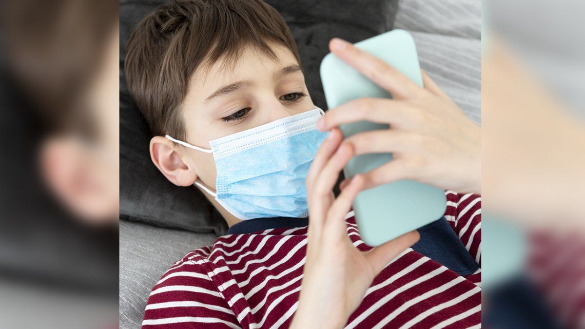 Los padres no convivientes trataron de mantener el contacto a través de videollamadas, pero al cabo de 10 días los niños empezaron a extrañar y a manifestar su malestar de distintas formas.