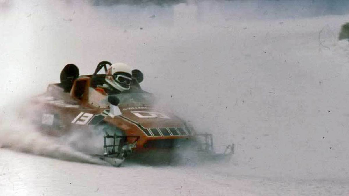 Con una Skiroule Alouette Super de 650 cm3, con la que efectuaba derrapes sobre la nieve a 160 km/h, conquistó el World Championship Snowmobile Derby, que se disputó el lluvioso domingo 20 de enero de 1974 en Eagle River, Wisconsin, Estados Unidos.