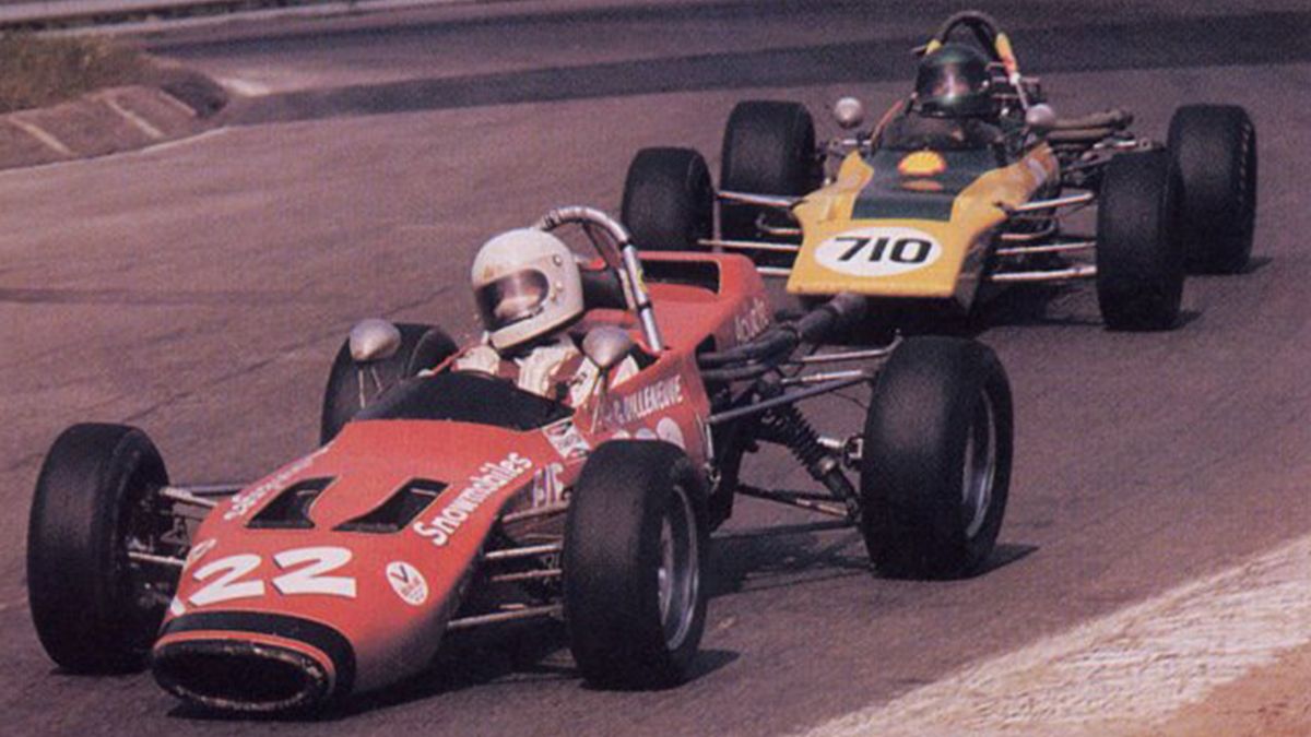 Como regalo de graduación de la Jim Russel Car Racing School, ubicada en el circuito de Mont-Tremblant, se compró un Magnum MkIII de 1973, con el cual, al añ siguiente, participó en el campeonato regional de la Fórmula Ford 1600, en Quebec, y se impuso en siete de las diez pruebas en las que participó.