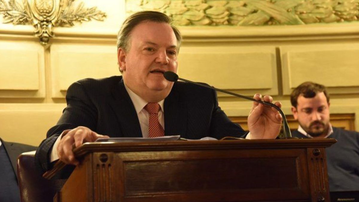 “Ceres entró en aislamiento antes de la cuarentena nacional pero acompañando todas las medidas que se tomaron”, recalcó el senador al mismo tiempo que destacó el esfuerzo en conjunto entre los intendentes, presidentes comunales y el gran compromiso de la ciudadanía.