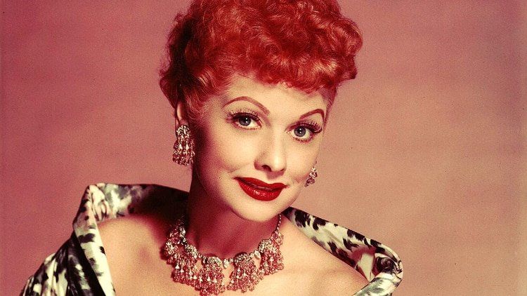 Lucille Ball cacheteo a Scotty durante una gran fiesta: "Que sea la última vez que le conseguís putas a Desi". Desi Arnaz era su marido (Kobal/Shutterstock)