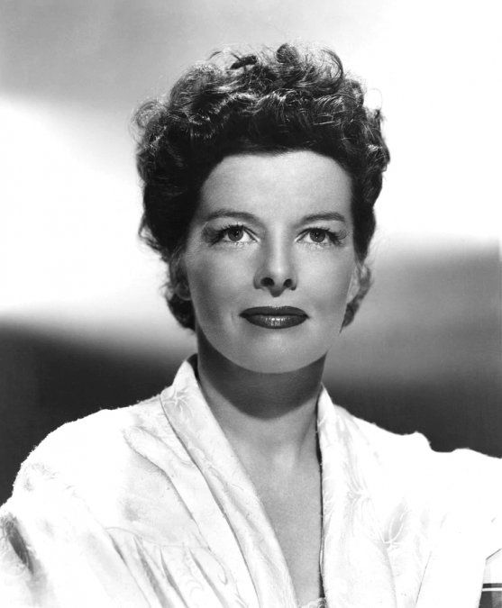 Katherine Hepburn: Bowers afirmó que le consiguió a la bella y famosa actriz más de 150 chicas para que pasara sus noches. (Glasshouse Images/Shutterstock)