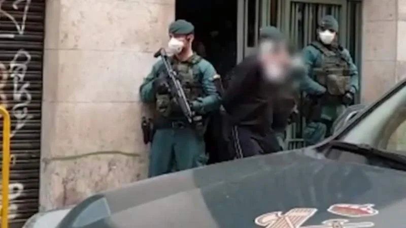 Los expertos antiterroristas detectaron la radicalización del detenido cuando el sospechoso se activó de "manera altamente llamativa y preocupante".