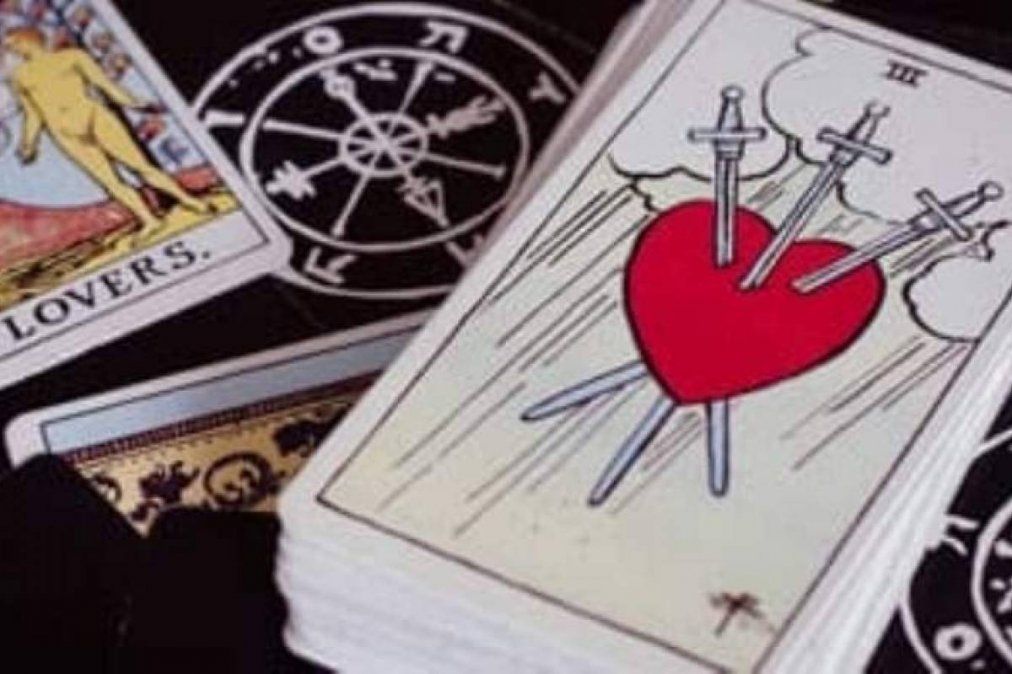 El futuro en el amor es de lo más consultado y, junto con los temas económicos, lo que más preocupa a las personas que hacen uso de las lecturas gratuitas de cartas. 