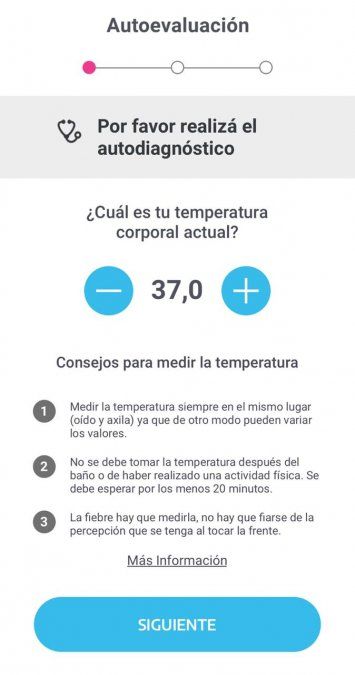 Para la autoevaluación, el usuario debe medirse la temperatura corporal e ingresarla. Debajo, brinda consejos para la medición.