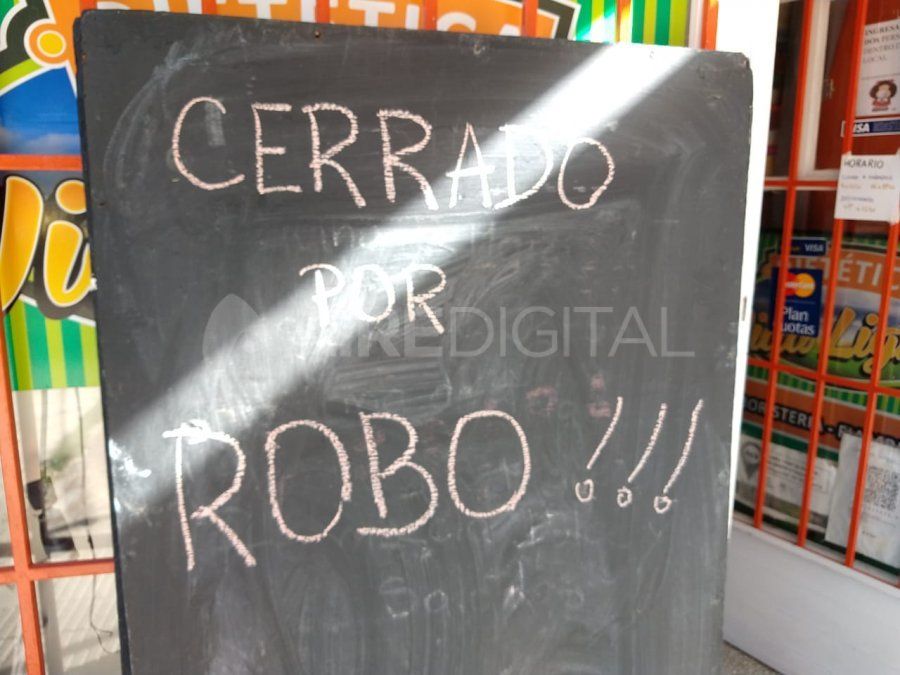 Los ladrones se llevaron mercadería y dinero en efectivo