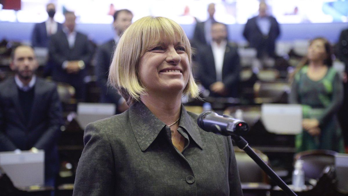 El bloque del Frente de Todos alcanzó hoy la paridad de género en su composición a partir de la jura de Claudia Bernazza como diputada nacional en reemplazo de Andrés Larroque.