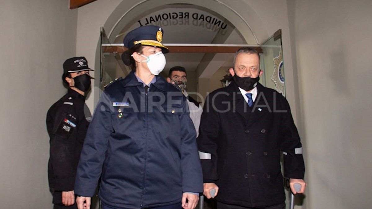 La flamante jefa junto con el titular de la Policía de Santa Fe, Víctor Sarnaglia.