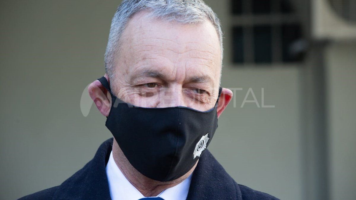 El jefe de la policia provincial, Víctor Sarnaglia, mantiene una tensa relación con el ministro de Seguridad, Marcelo Sain.