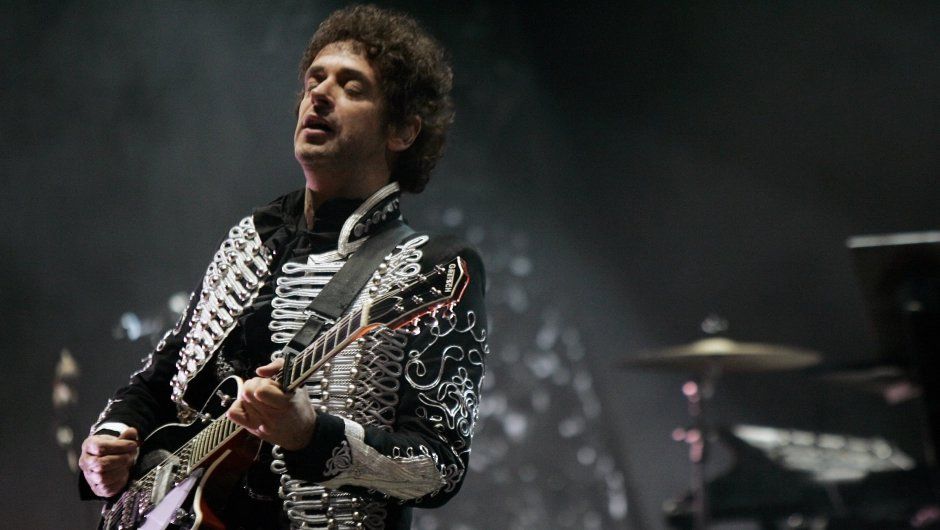 Gustavo Cerati protagonizó una intensa carrera musical junto a Bosio y Alberti en Soda Stereo y luego en su trayectoria solista