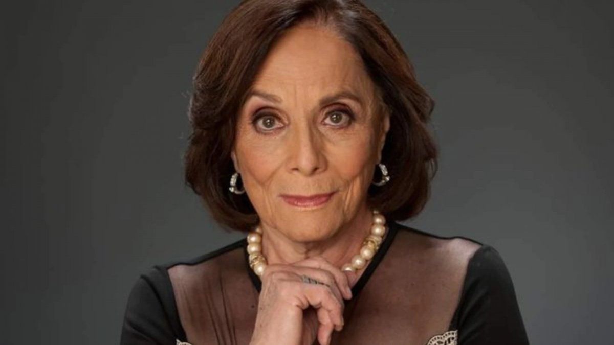 Pilar Pellicer López, conocida en el medio artístico como Pilar Pellicer, fue una actriz mexicana de cine, teatro y televisión que comenzó su carrera artística en la última etapa de la Época de Oro del cine