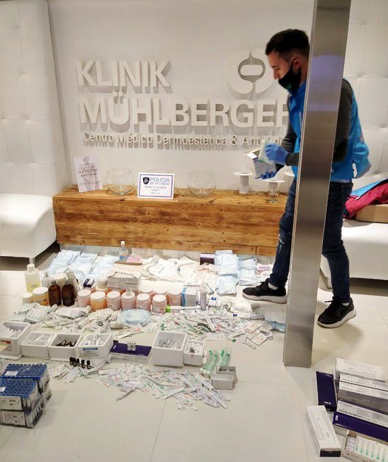 El médico ofreció argumentos irrisorios en cuanto al hallazgo de medicamentos vencidos en su clínica, al señalar que eran "para su uso personal".