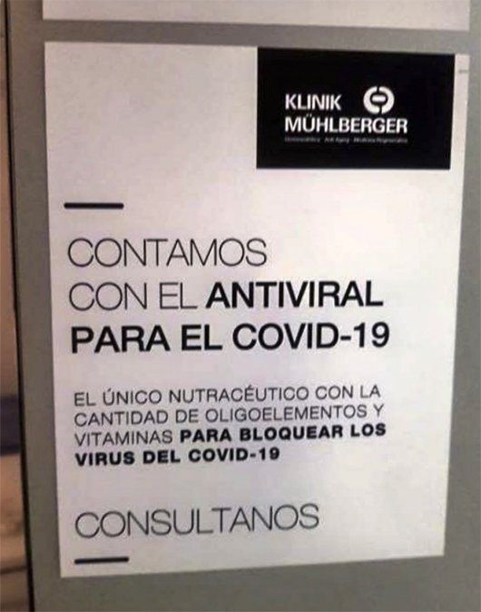El médico intentó deslindar responsabilidades por ese cartel al señalar que lo pusieron sus secretarias.