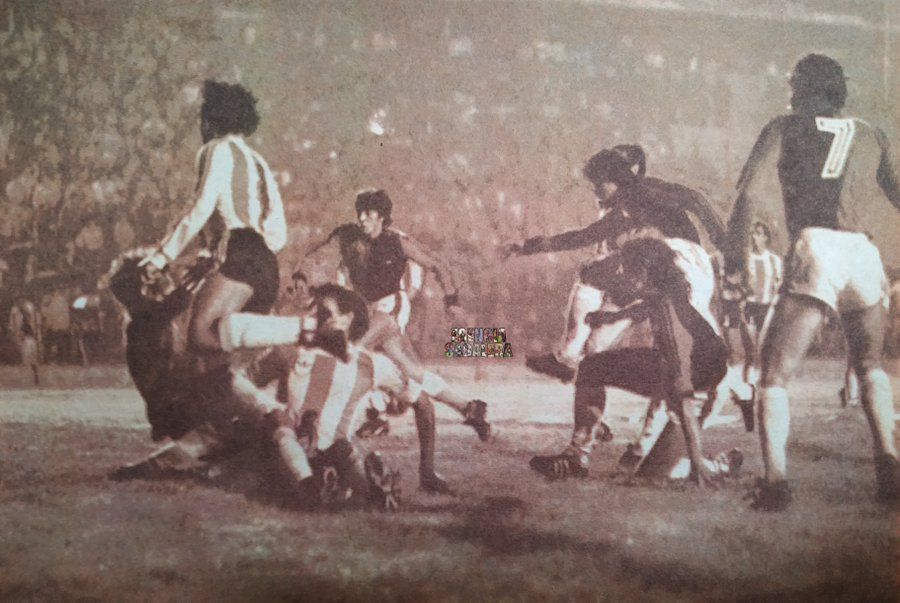 De fondo, las plateas del Marcelo Bielsa. Colón y Unión jugaban por única vez fuera de la capital provincial. Foto: @esenciasabalera