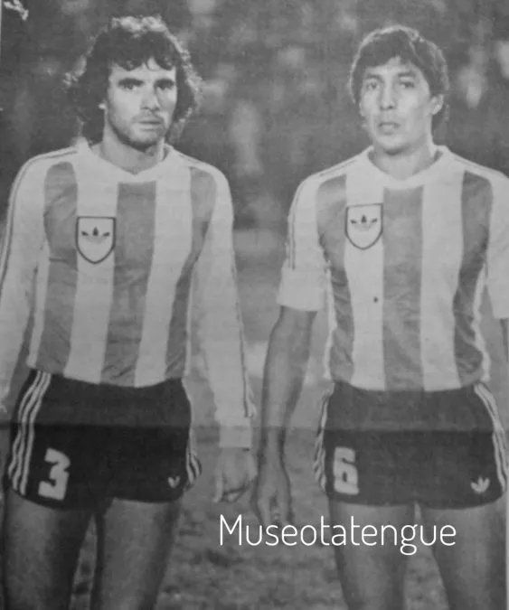 Victor Bottaniz y Pablo de las Mercedes Cardenas, previo al Clásico Santafesino. Colón 1-1 Unión en Rosario, 18 de mayo de 1971. Foto: @museotatengue