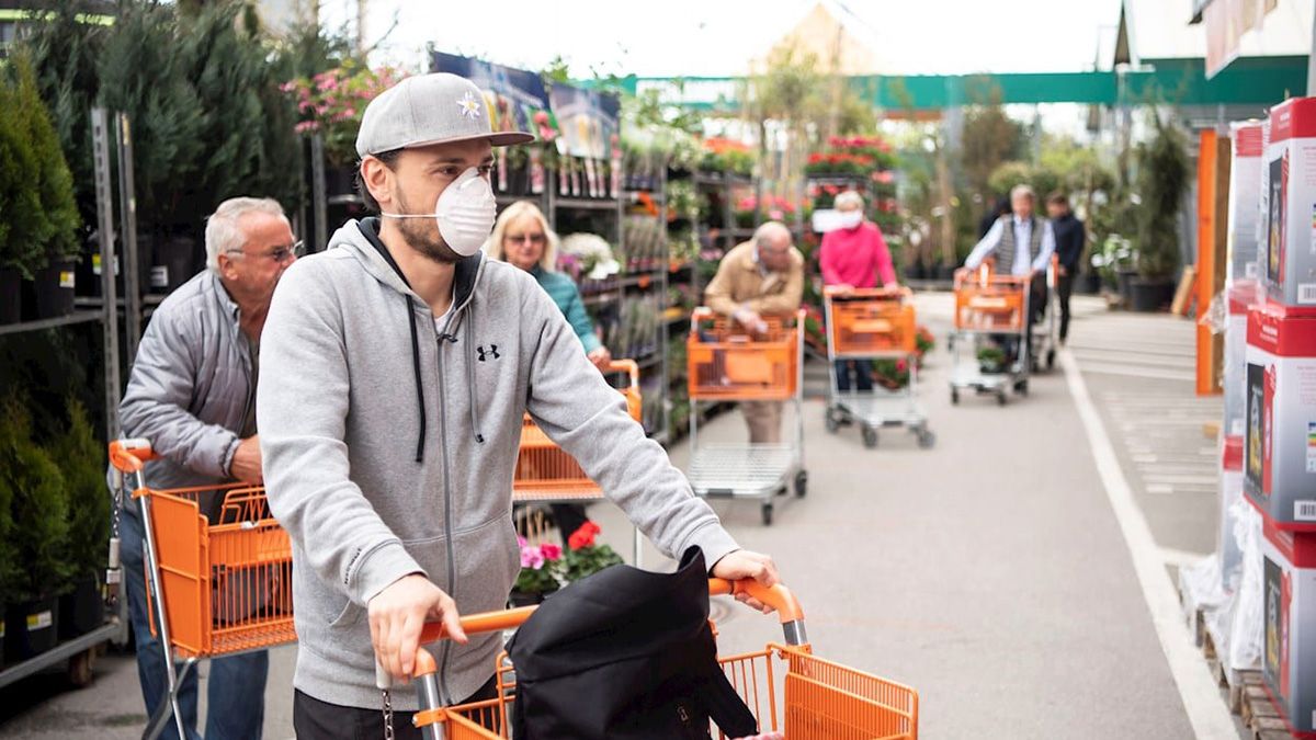 Alemanes de compras en un supermercado.