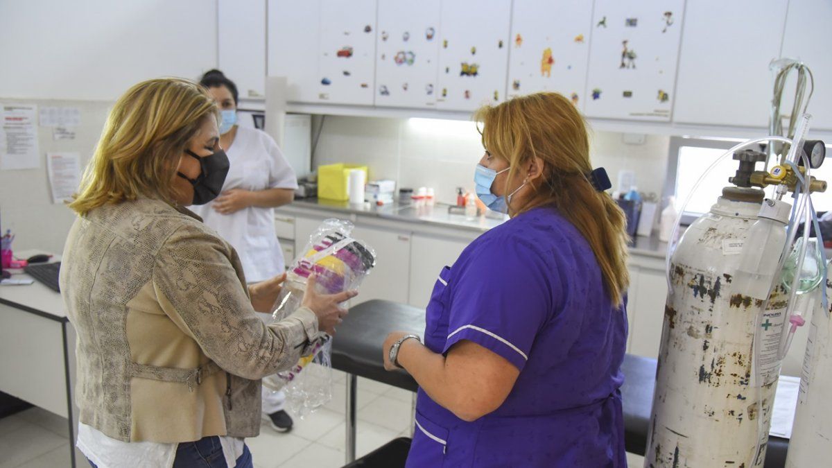La secretaria de Salud de la provincia, Sonia Martorano, supervis&oacute; el primer d&iacute;a del operativo.