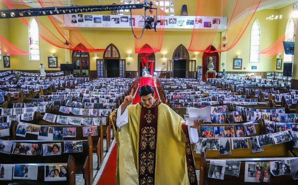 En Brasil se dio un auge en las iglesias neopentecostales. (AFP)