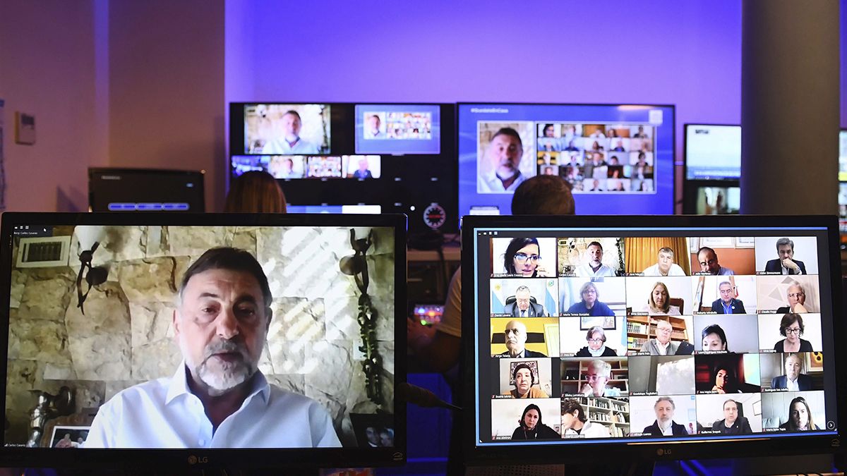 La reunión plenaria conjunta remota de las Comisiones de Presupuesto y Hacienda y de Trabajo y Previsión Social del Senado de la Nación se realizó de manera virtual, con todos los miembros conectados desde sus domicilios.