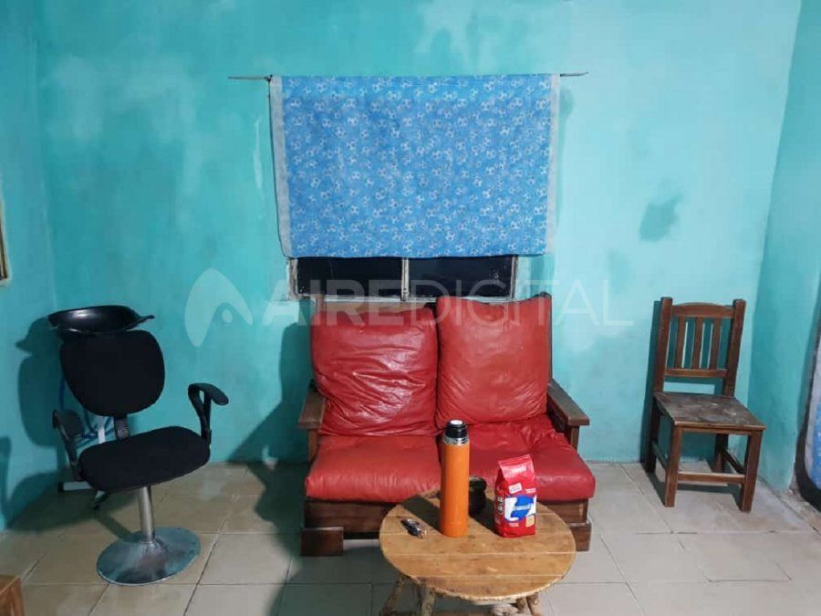 La pintura todavía en proceso de secado. La peluquería iba tomando forma