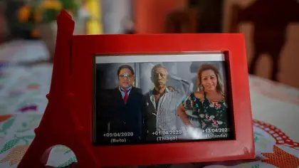 La foto de los hijos de María (MICHAEL DANTAS / AFP)