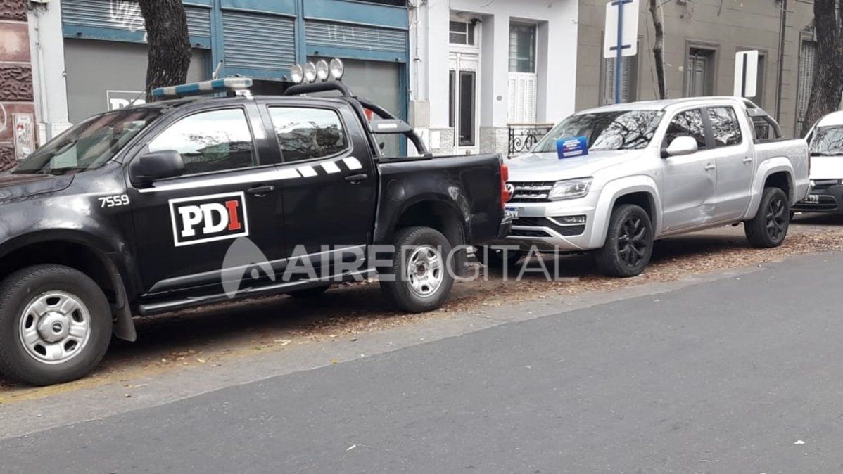 Este mediodía, la camioneta permanecía secuestrada frente a la sede de la Agencia de Investigación Criminal (ex PDI).