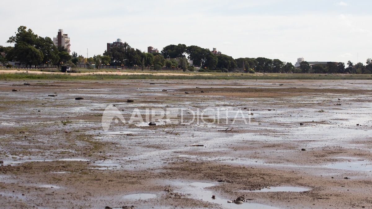 El lecho de la laguna Setúbal luce prácticamente seco en este mes de mayo.