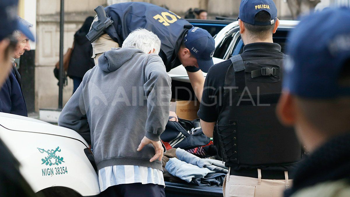 El 20 de septiembre del 2019, la TOE encontró el bolso donde presuntamente había drogas en la camioneta que era propiedad del exjefe y que estaba en inmediaciones de la Delegación Santa Fe de la PFA.